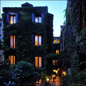 https://hotel-flora-venice.hotelinveneto.com